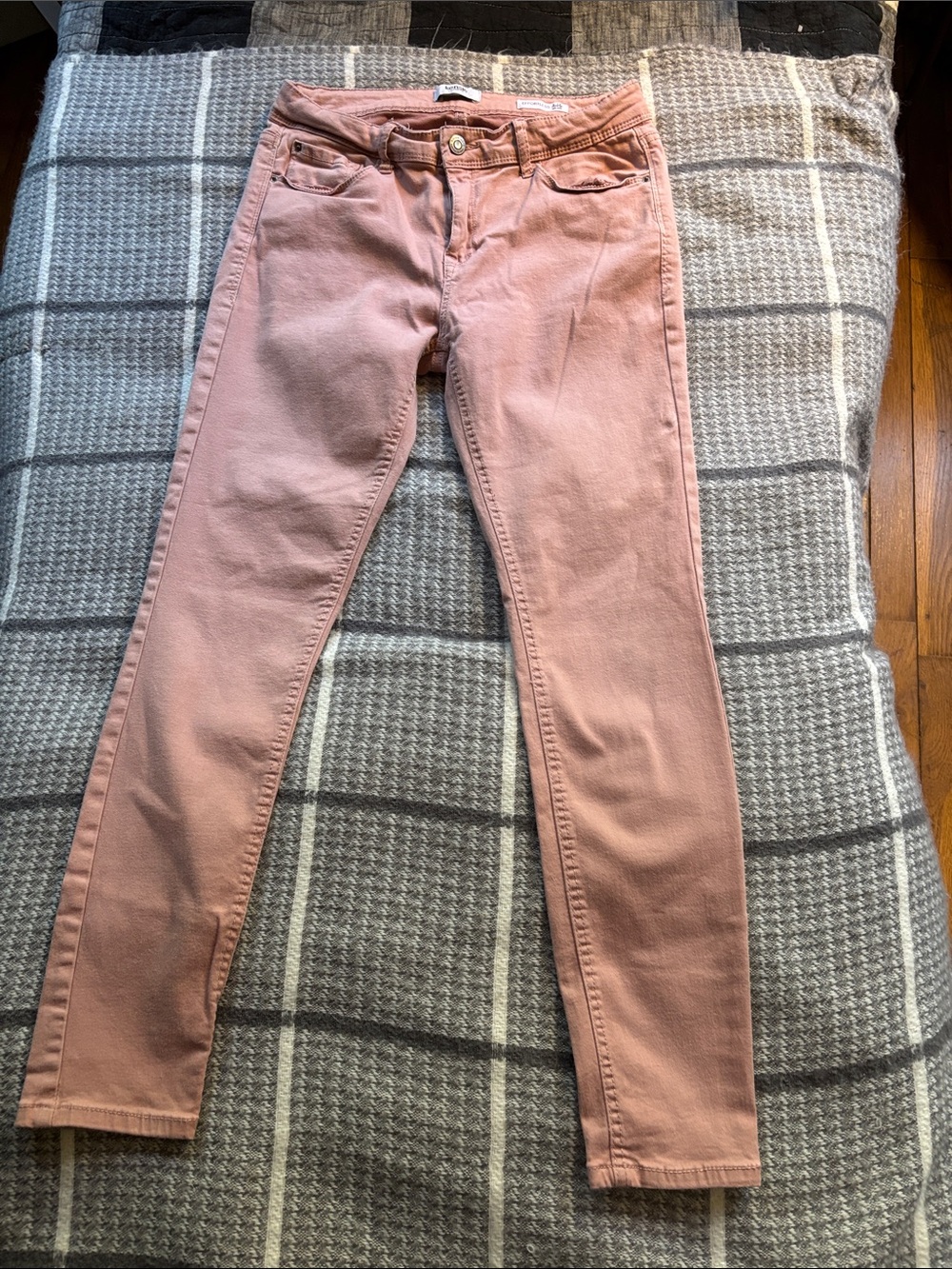 Kensie Dusty Rose Ankle Skinny Jeans